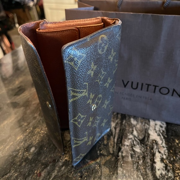Authentic Louis Vuitton wallet - Picture 2 of 6